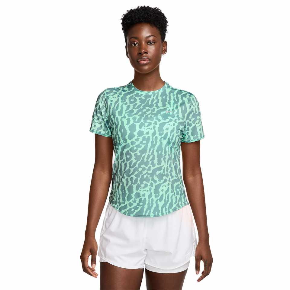 Trakks NIKE WMNS Swift SS Shirt Dames Dameskleding T-Shirts en tops